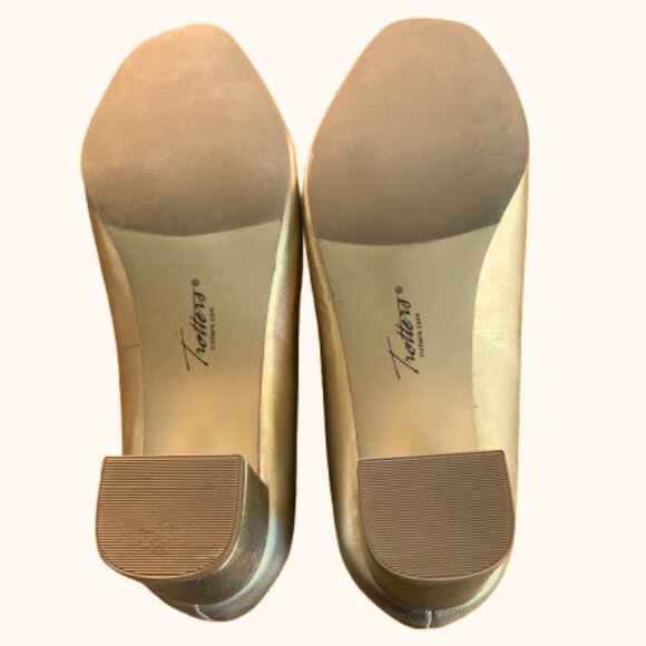 Trotters Women’s Pumps Demi Champagne Gold Block Heel Mary Jane Fancy, 9W, 9.5W - Picture 7 of 8